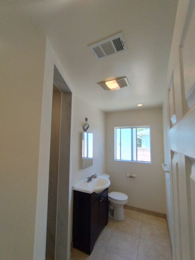 Building Photo - 21634 Linda Dr