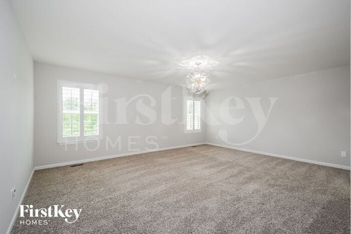 Building Photo - 726 Winding Bluffs Dr