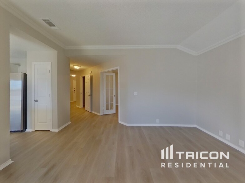 Building Photo - 1310 Cloyne Dr