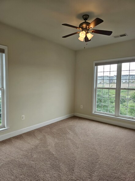 Building Photo - 2325 Brookmoor Ln