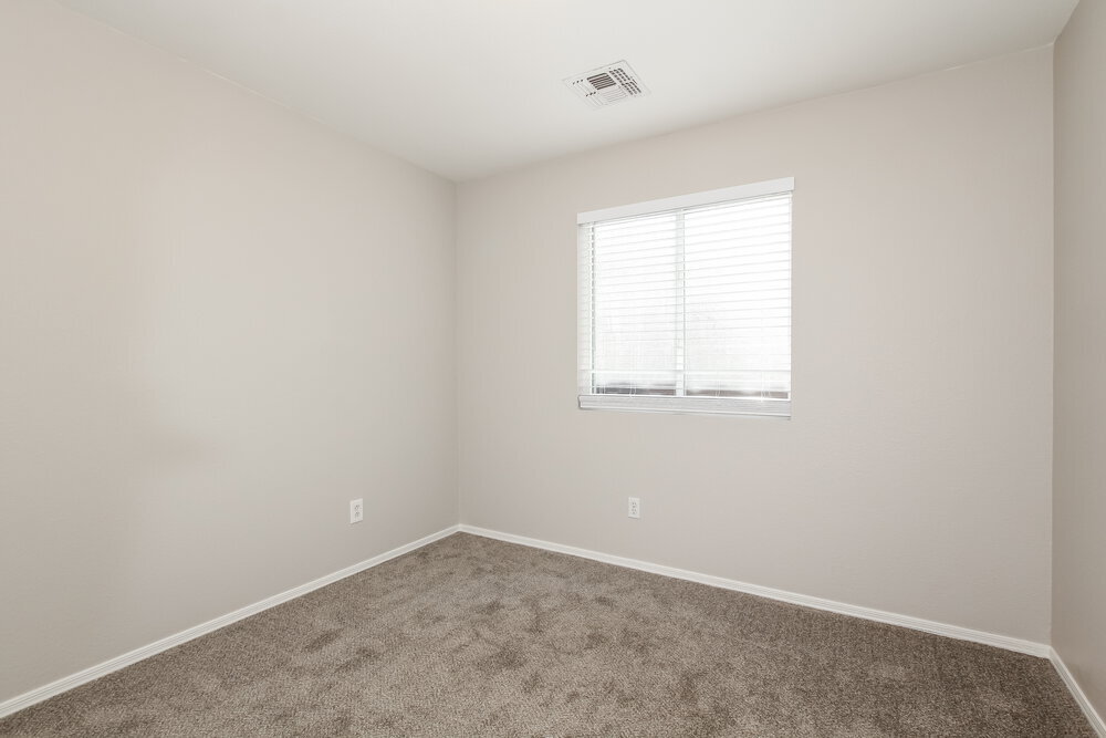 Building Photo - 15434 W Gelding Dr