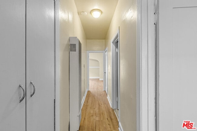 Building Photo - 3801 1/2 Mont Clair St