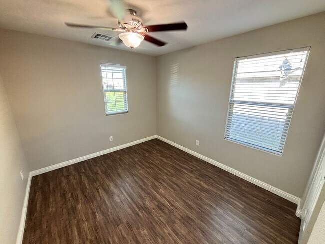 Building Photo - 10835 Broxden Jct Ave