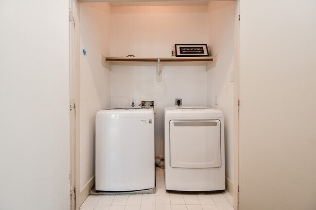 Building Photo - 4702 Austin St