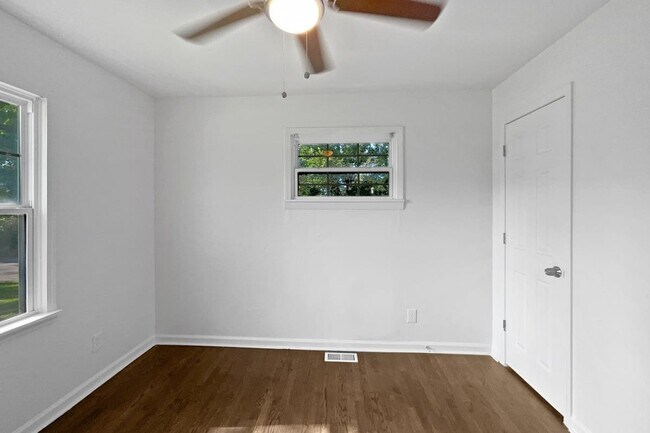 Building Photo - 10014 Hardesty Ave