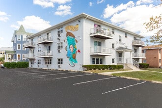 Building Photo - 319 7th Ave