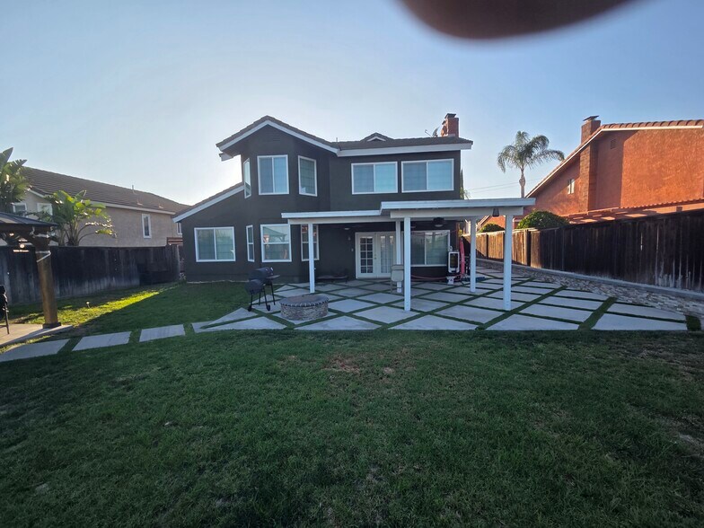 Building Photo - 22 Ridge Crest Cir