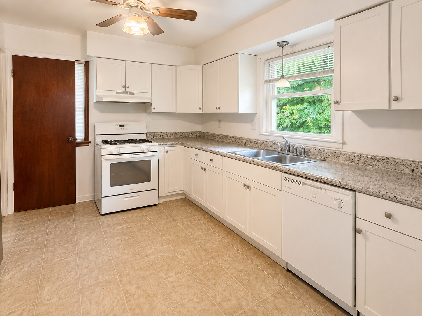Building Photo - 2422 27th St