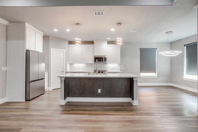 Building Photo - 1025 E Coral Way