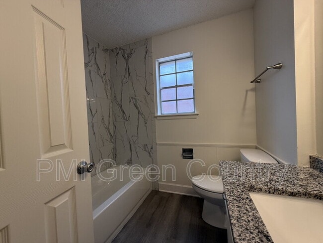 Building Photo - 4722 S 72nd E Ave