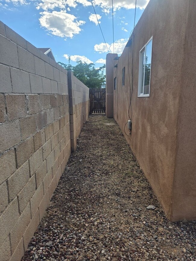 Building Photo - A must see if you're looking for more livi...