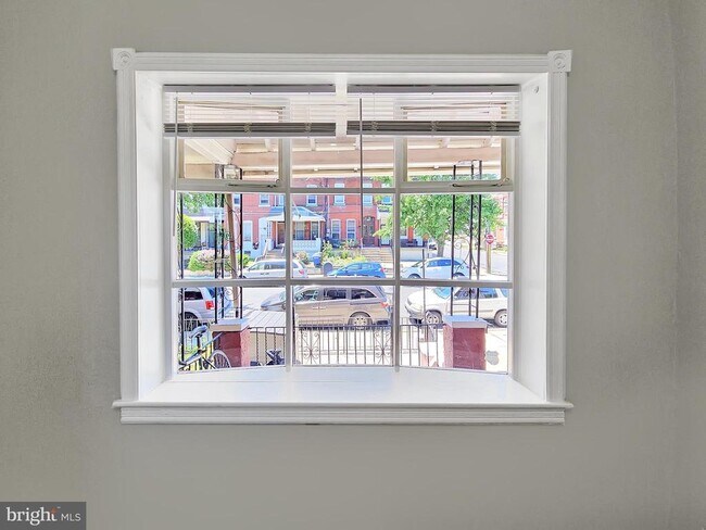 Building Photo - 637 N 32nd St