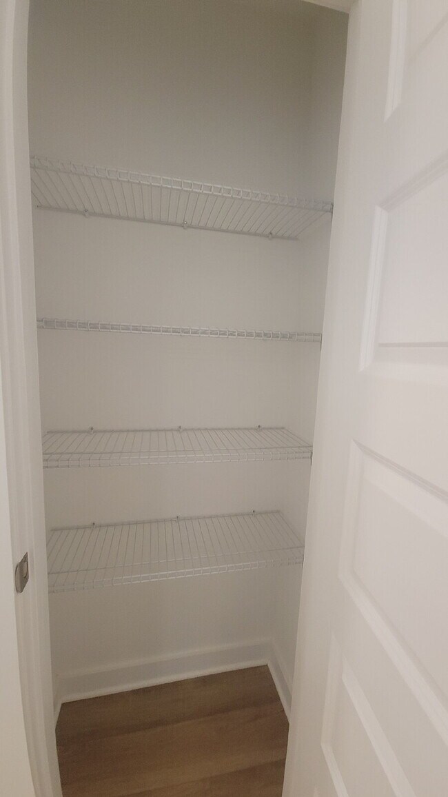 Building Photo - Section 8 Accepted!!! "Chic 3-Bed Oasis with Granite Elegance - 1720 Sq. Ft. in Huntsville!"