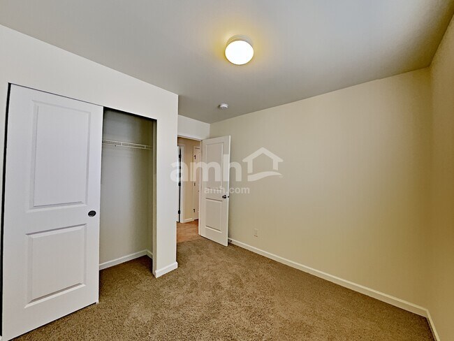 Building Photo - 1986 NW 22nd St