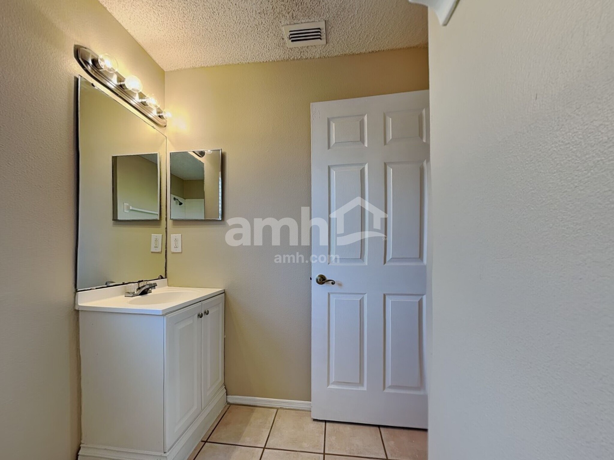 Building Photo - 893 Ferry Landing Ln