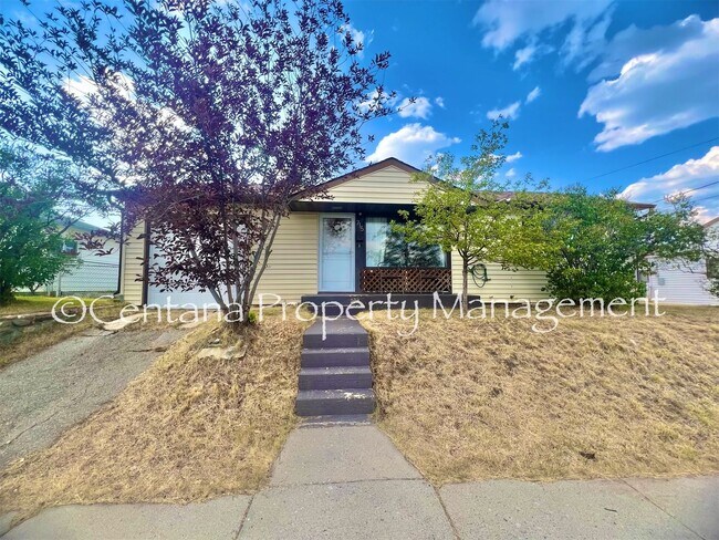 Building Photo - 715 8th St
