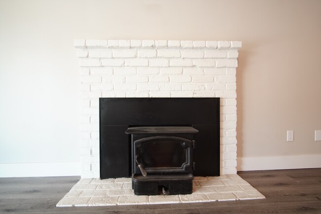 Building Photo - 1650 Archer Dr