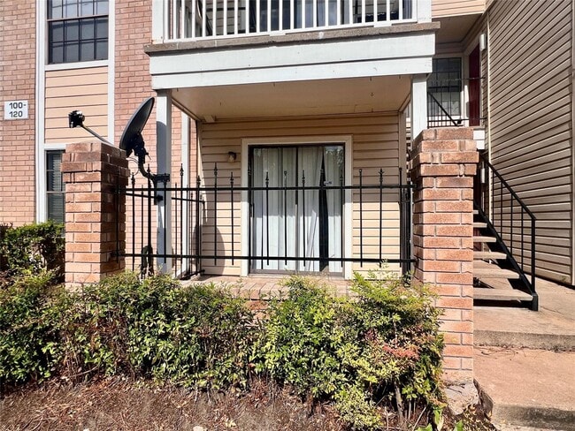 Building Photo - 2750 Holly Hall St