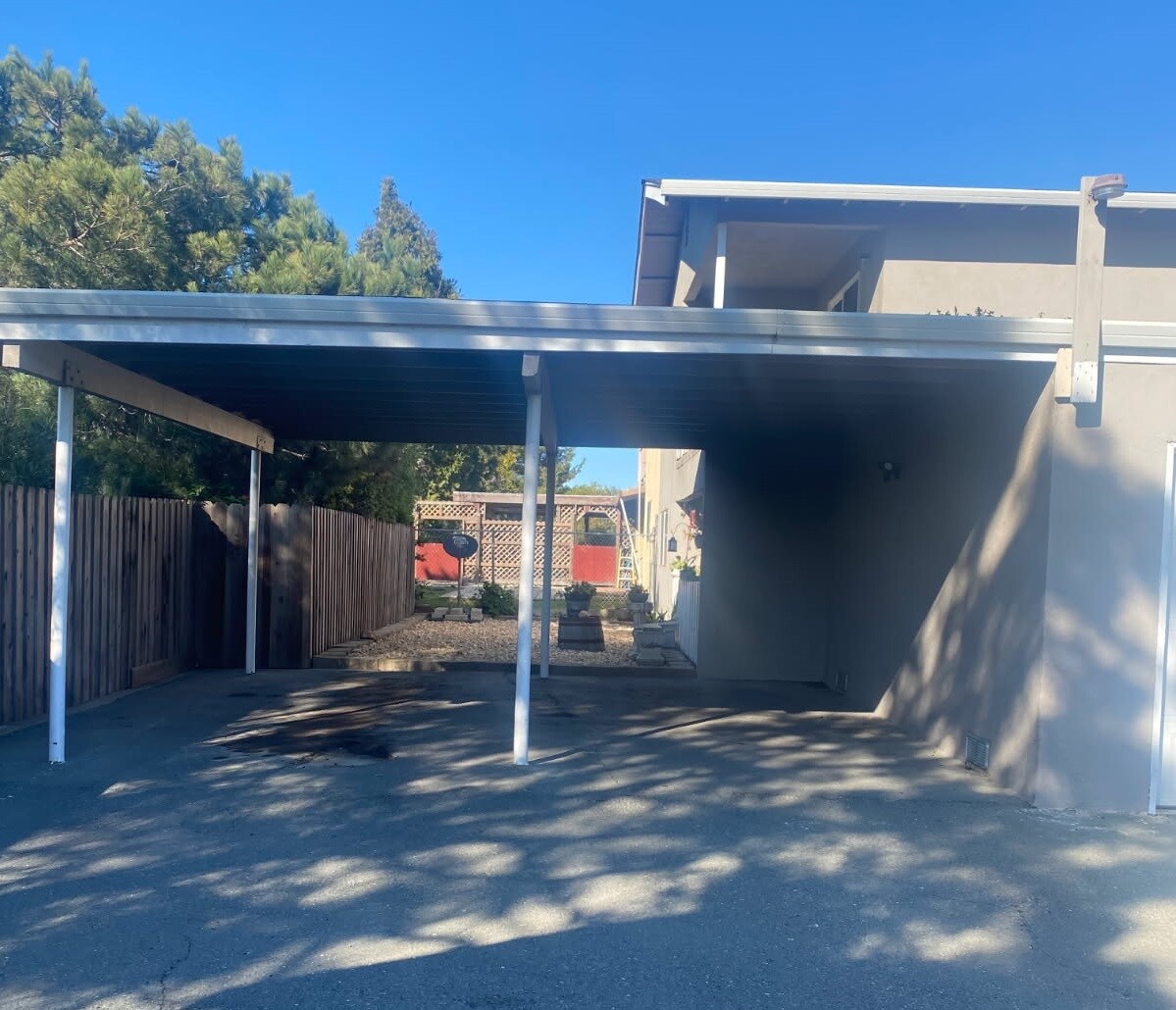 Building Photo - 111 Yorkshire Ct