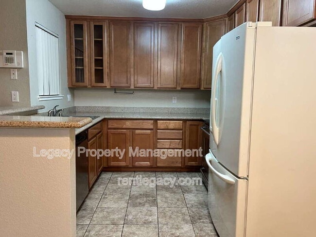 Building Photo - 3715 Tallyho Dr