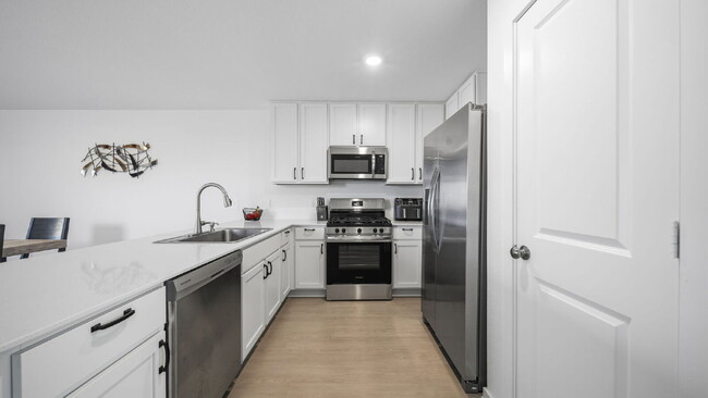 Building Photo - Move-in ready 4-bedroom, 2-bath home in Meadow Park!