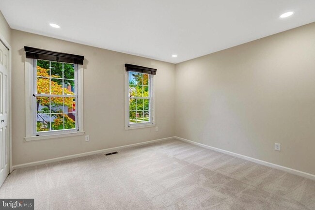 Building Photo - 8482 Springfield Oaks Dr