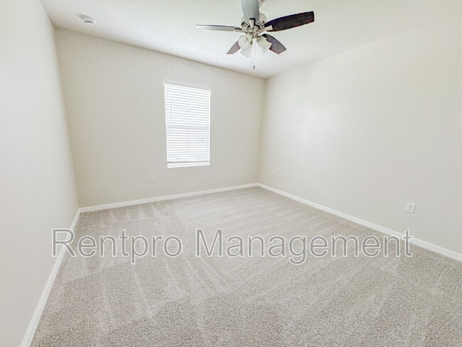 Building Photo - 405 Gris Sky Ln