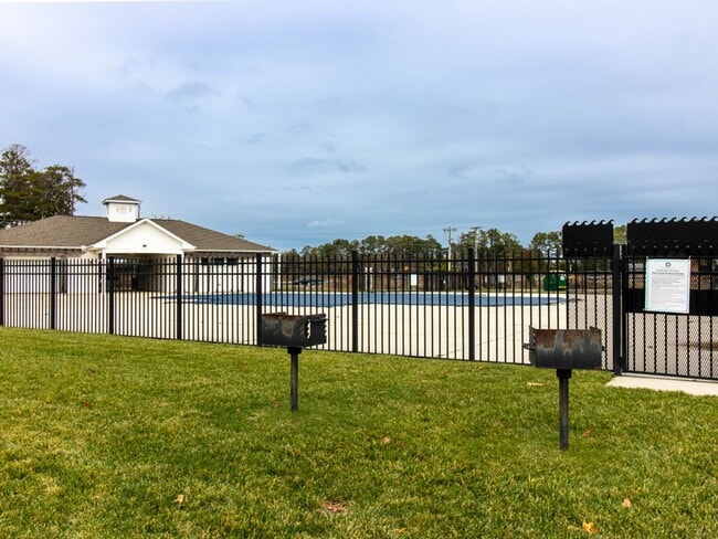 Building Photo - Gorgeous first floor - 2 bed 2 bath YEAR ROUND condo - Residence at Rehoboth Bay