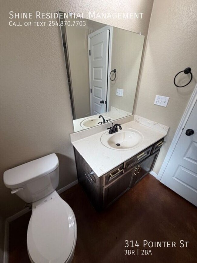 Building Photo - 314 Pointer St