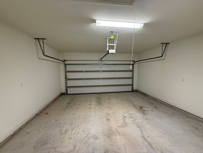 Building Photo - WATER FRONT PROPERTY! BEAUTIFUL 3BD/2BA HOME!