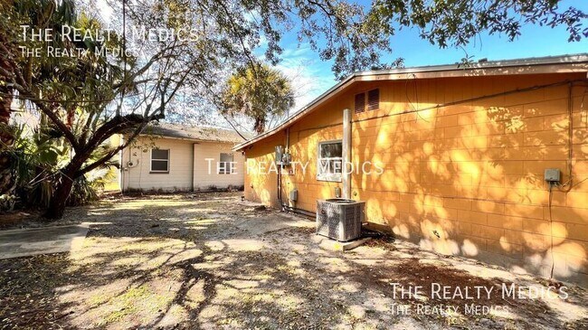 Building Photo - 854 Klondike Ave