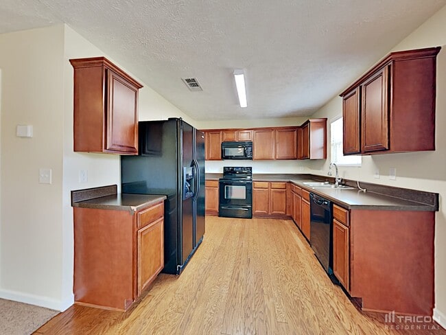 Building Photo - 1009 Harmony Ln