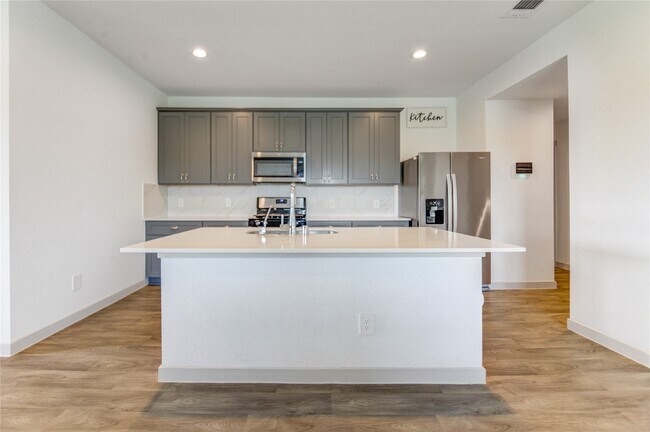 Building Photo - 403 Rain Water Ln