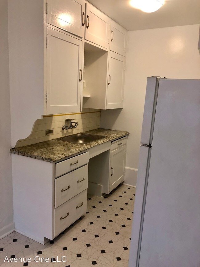 Building Photo - 4225 Brooklyn Ave NE