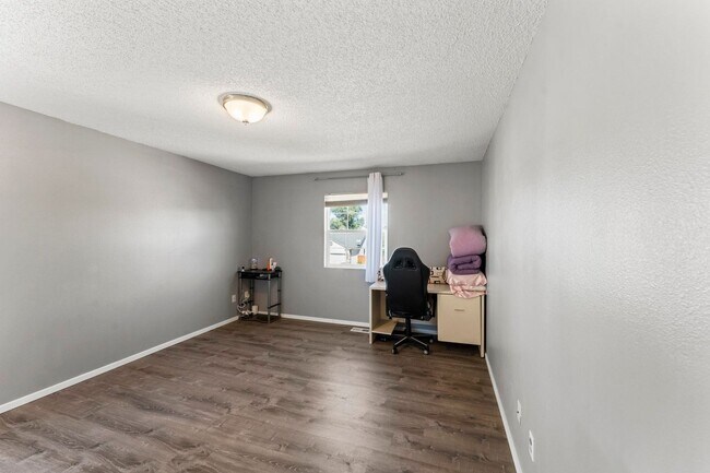 Building Photo - Spacious Home in Highly Desirable Windmill Mesa