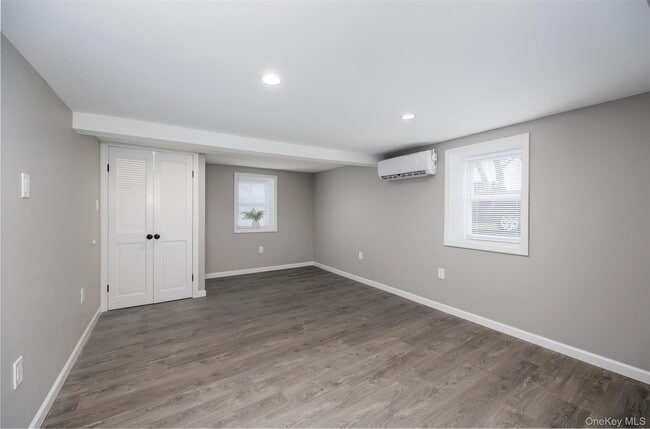 Building Photo - 108 Ralph Ave