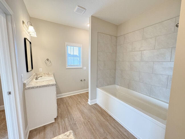 Building Photo - 310 Parkersburg Ln