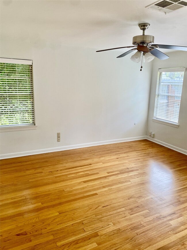 Building Photo - 8318 Greenbush St