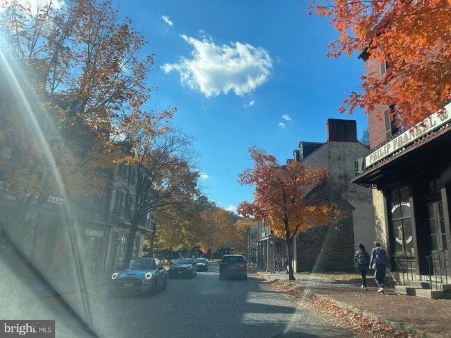 Building Photo - 19 Stonewall Ct