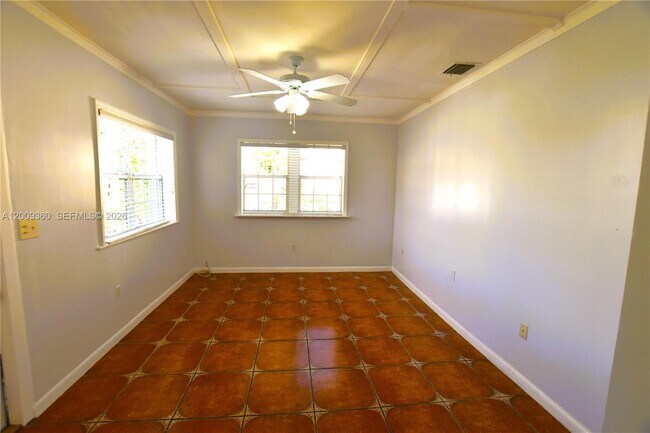 Building Photo - 2544 SW 20th St