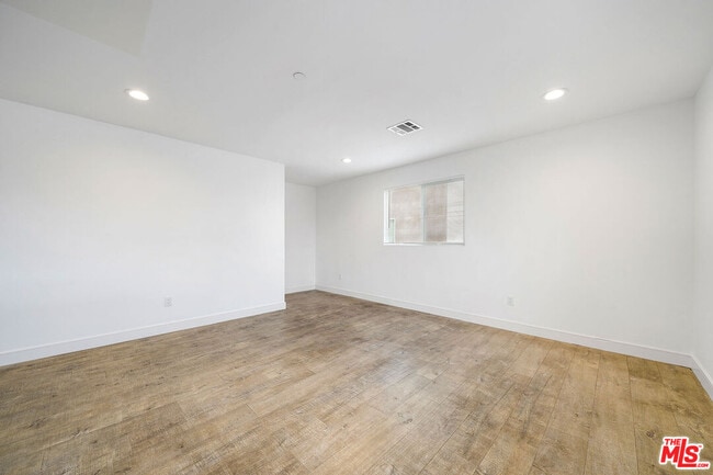 Building Photo - 14228 Sylvan St