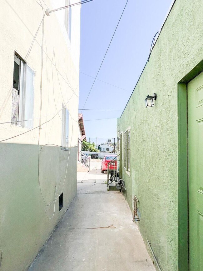 Building Photo - 2815 1st St