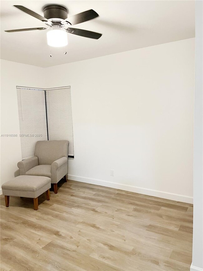 Building Photo - 4543 Carambola Cir S