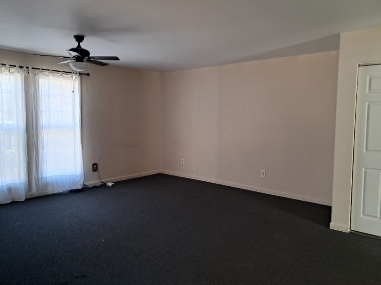 Building Photo - 6312 Lake Rd