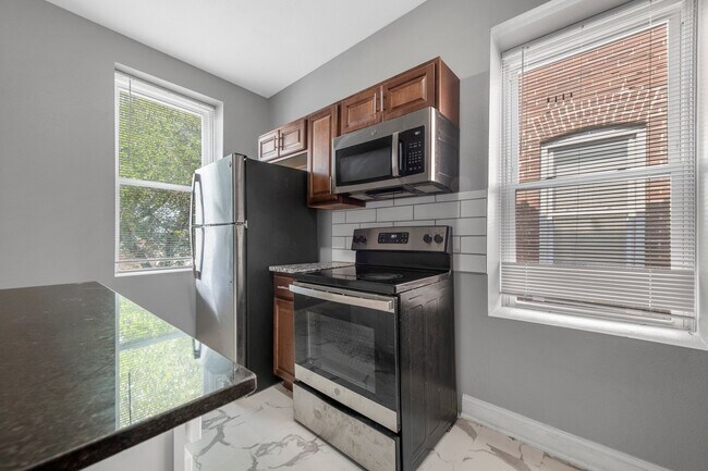 Building Photo - 4922-24 Wise