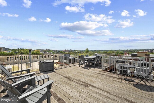 Building Photo - 1801 Calvert St NW