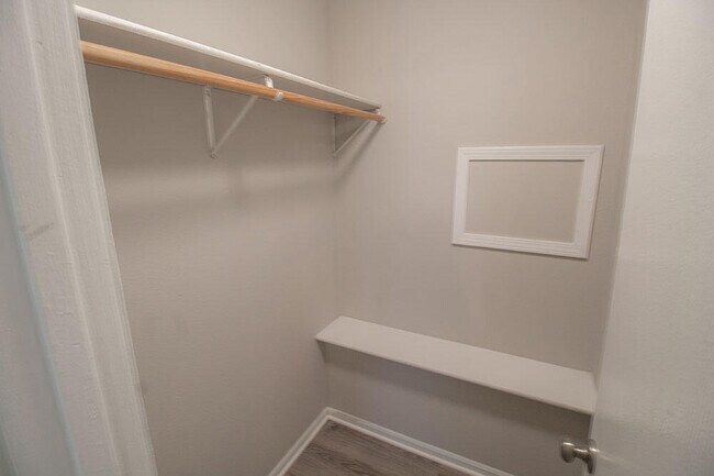 Building Photo - 1413 Greensboro Dr