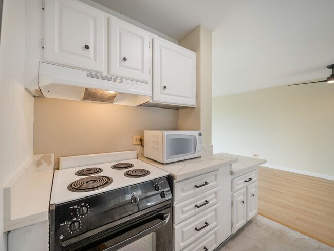 Building Photo - 775 Kinalau Pl