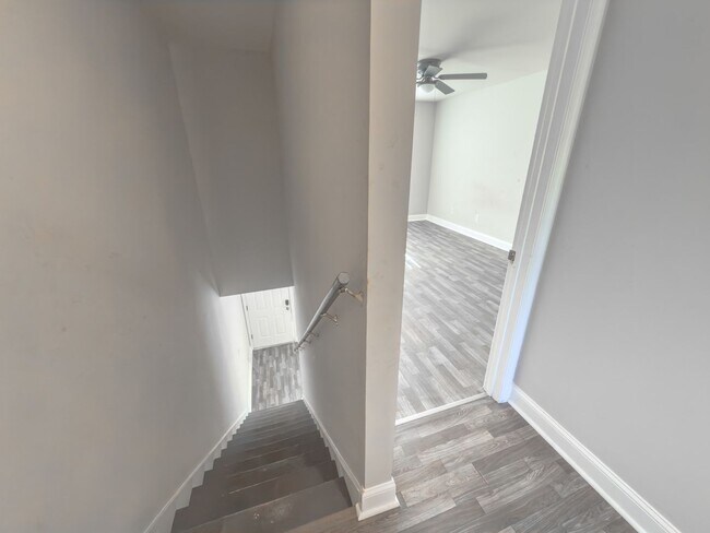 Building Photo - Stylish 2BR Townhome in West Ashley – Modern Living in a Prime Location!