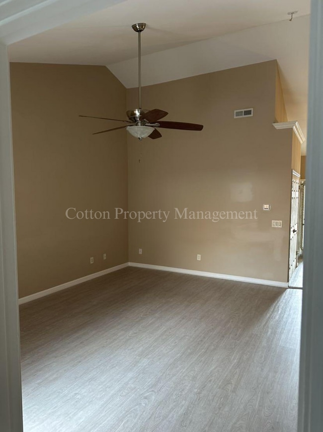 Building Photo - 207 Hibiscus Way